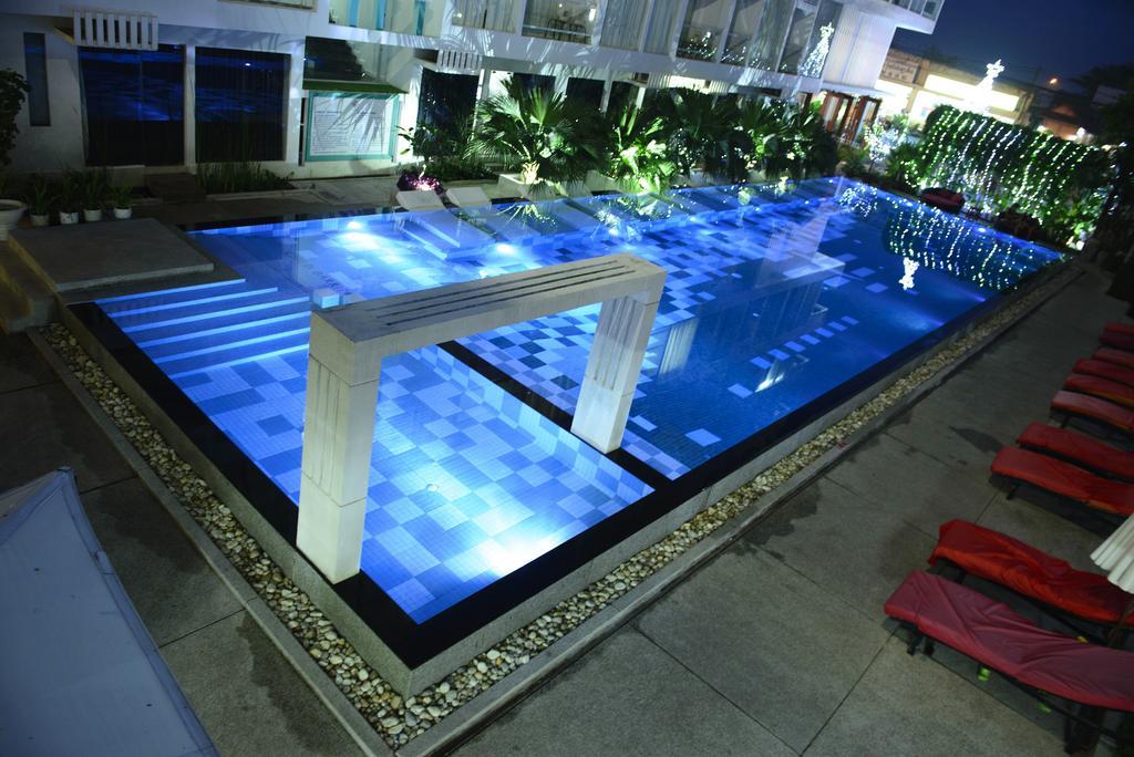 Oc Hotel Preăh Sihanŭk Zewnętrze zdjęcie